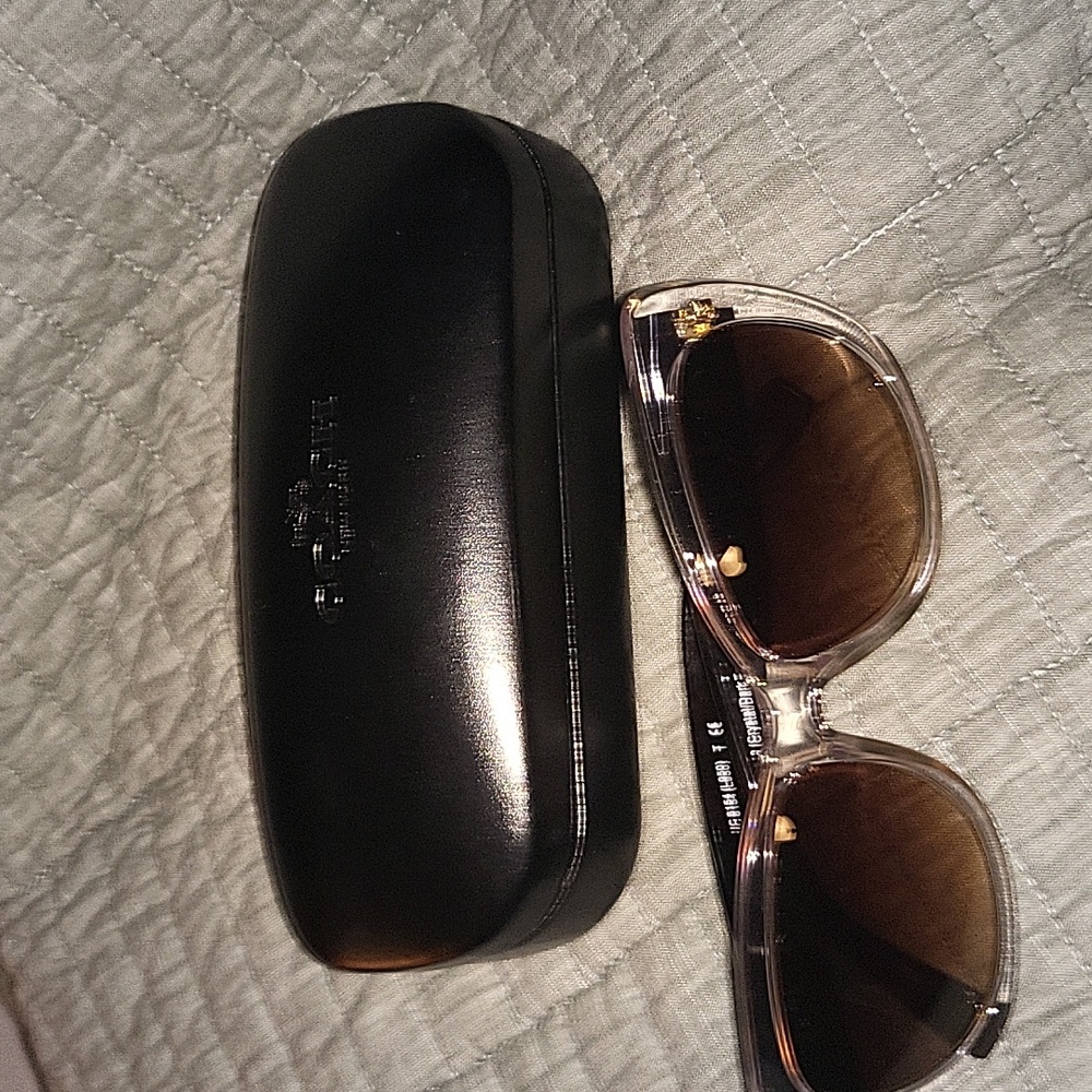 EUC Authentic Coach Sunglass 🕶